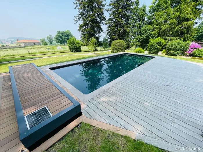 La médaillée d'argent 2025 dans la catégorie couverture de piscine - Ouverte