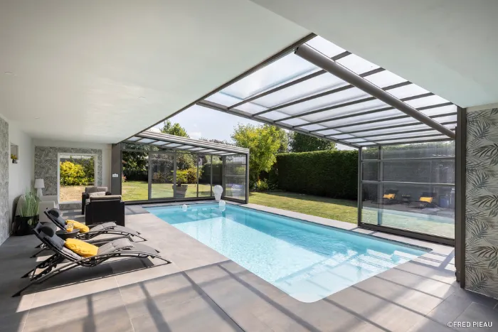 Le trophée d'argent 2025 dans la catégorie abri de piscine à usage familial