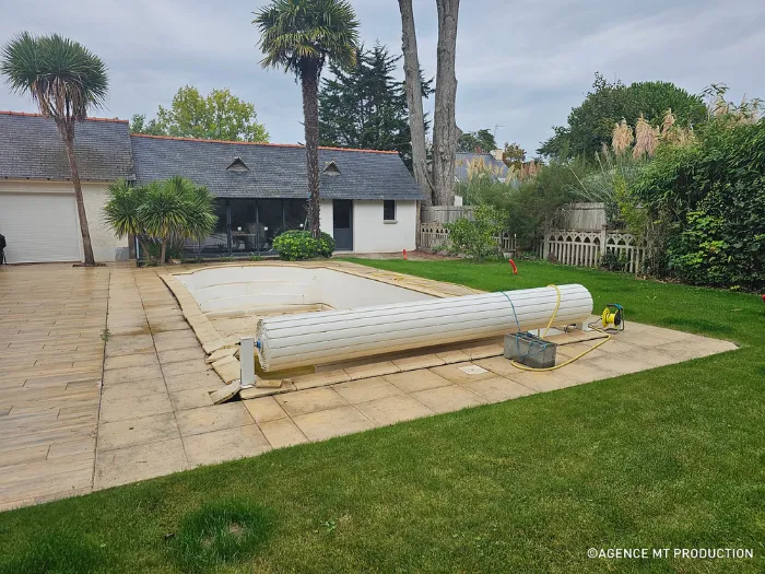 Trophée d'argent ex æquo 2025 catégorie rénovation piscine - Avant