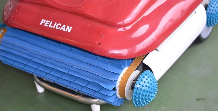 Le robot nettoyeur de piscine Pelican a évolué