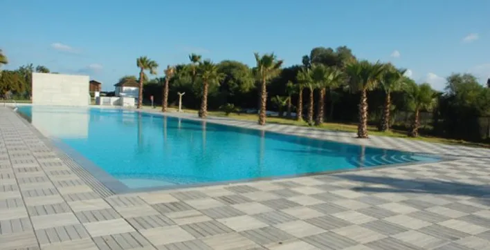 Margelles et plages de piscine