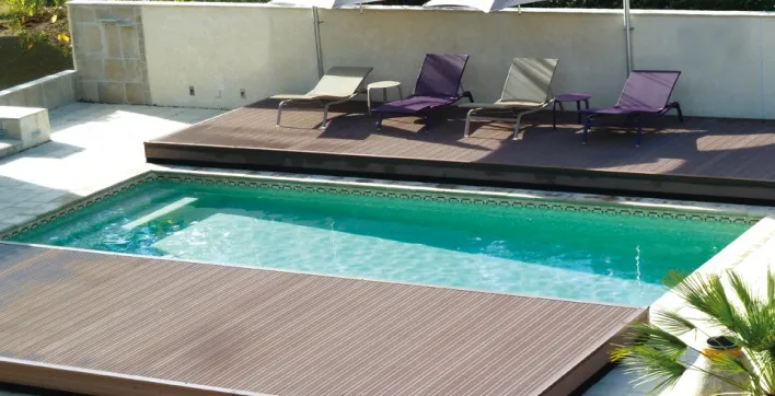 Volet piscine, bâche ? Et si vous optiez pour une terrasse mobile pour couvrir votre piscine ?