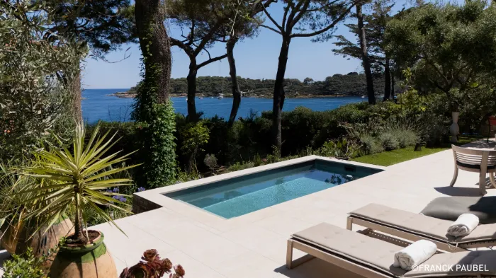 La médaille d'or 2025 dans la catégorie Piscine à moins de 20 000 € aux Trophées de la Piscine 2025