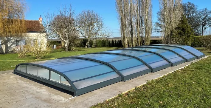 Abri de piscine : la qualité à prix accessible d’EC Création