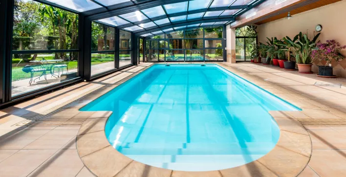 Vénus : des abris de piscine pour un espace de baignade transformé