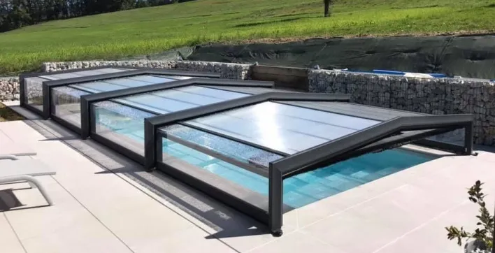 L’abri bas de piscine sans rail d'Abrifab-Sokool