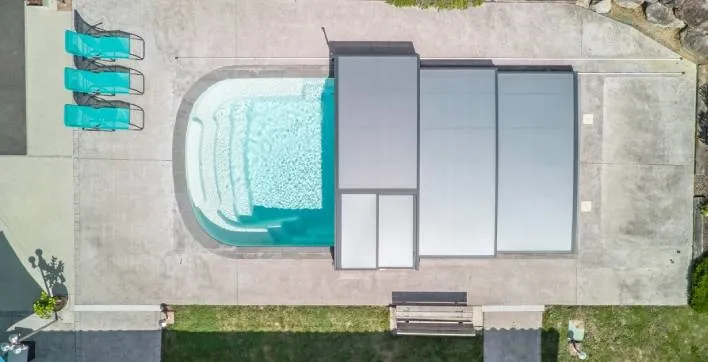 L'abri de piscine  télescopique Tx d’Abrisud : un concentré de technologie et d'élégance