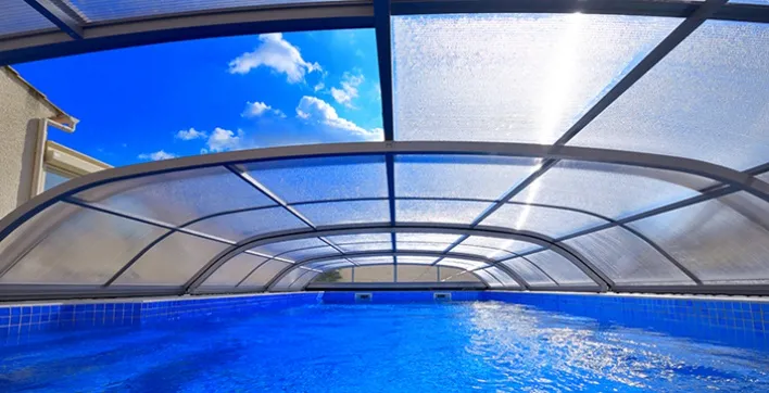 ABRIWELL : la gamme Exclusive d’abris de piscine en kit