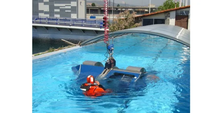 Abrisud aux côtés des marins pompiers dans leur entraînement quotidien