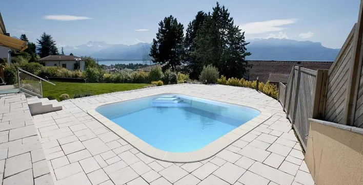 La petite piscine Anna de Waterair se prépare pour l'été !