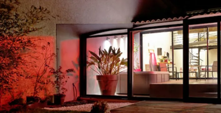 AZENCO mise sur le design pour ses abris de terrasse