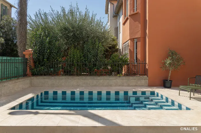 Le trophée d'or 2025 de la catégorie piscine de moins de 10 m2