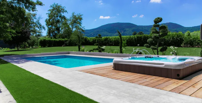 Le combo piscine-spa haut de gamme signé Aquilus