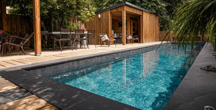Inspiration piscine : le couloir de nage moderne au charme exotique