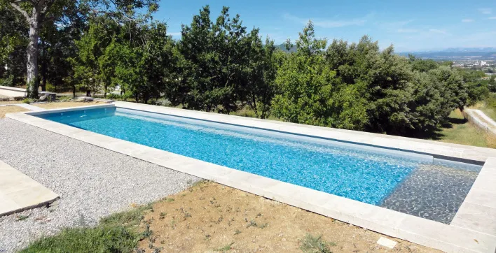 Piscine couloir de nage : Génération Piscine présente son modèle coque