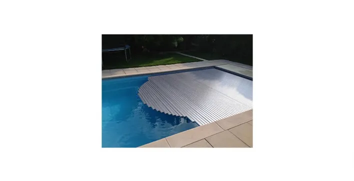 Couvrir sa piscine ou son spa en toute tranquillité