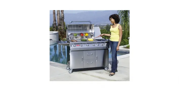 Agrémentez votre espace piscine avec des barbecues et cuisines extérieures !