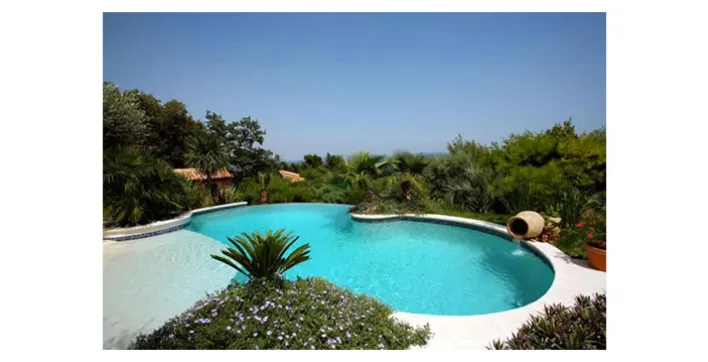 Tropica, une piscine qui séduit petits et grands