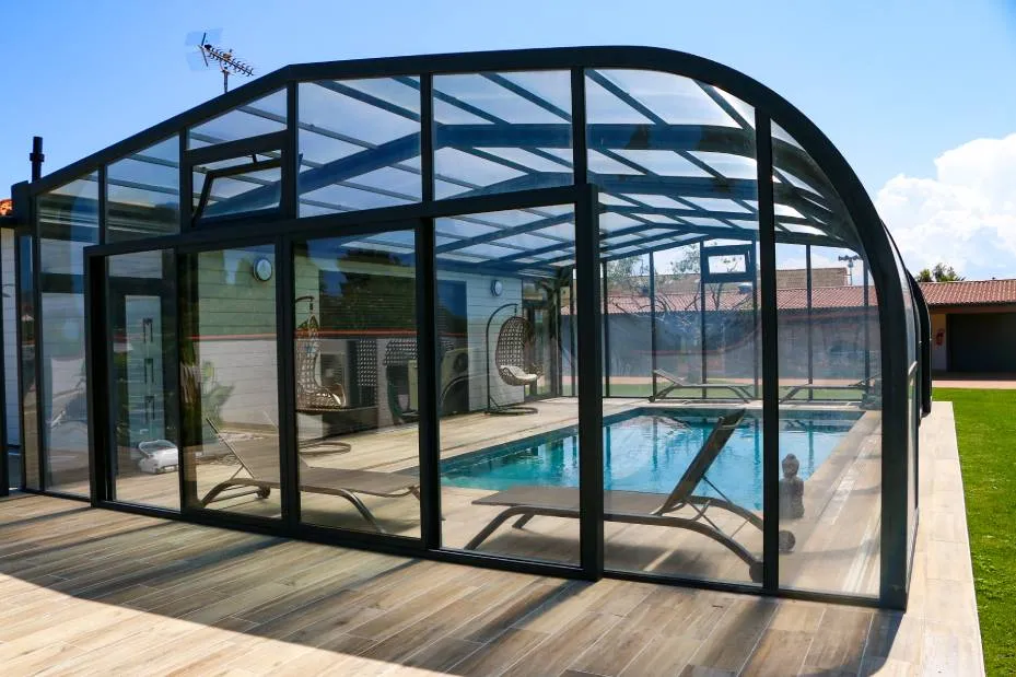 Un abri haut de piscine Abridays