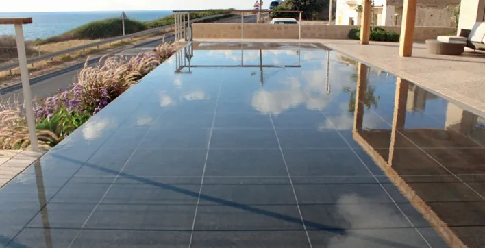Fond mobile pour piscine