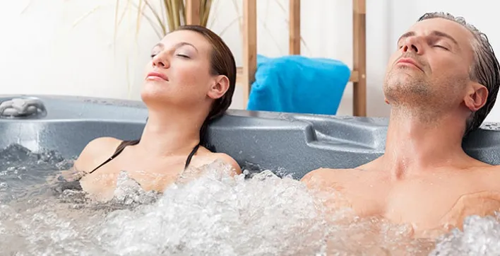 Entretenir son spa avec la gamme Spa time de Bayrol