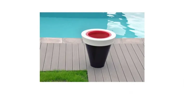 Osez multiplier les couleurs au bord de votre piscine