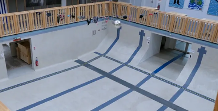 Piscine insolite : Quand un bassin se transforme en milieu associatif