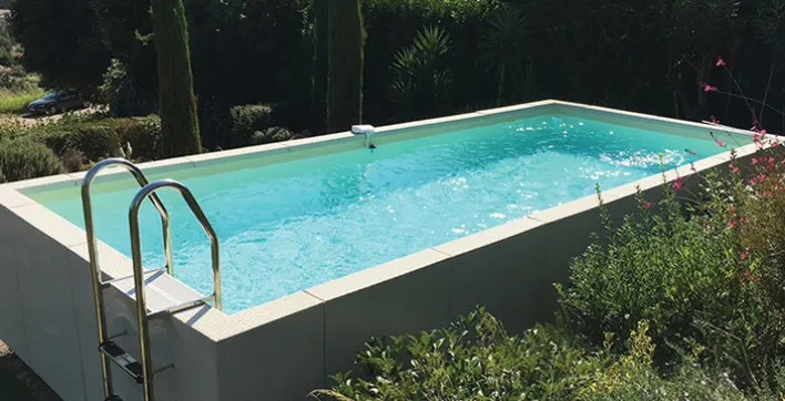 Montage d’une piscine hors-sol haut de gamme étape par étape