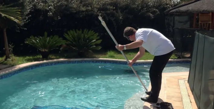 10 conseils pour remettre en route votre piscine.