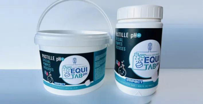 Une pastille de pH- pour une piscine plus écoresponsable