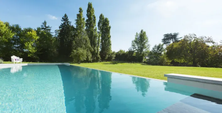 Mondial Piscine : le choix des bassins en béton armé