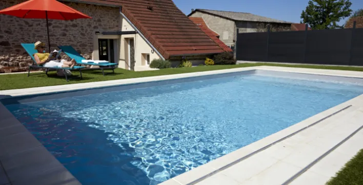 Inspiration Piscine : Le bassin fonctionnel et familial signé Aquilus
