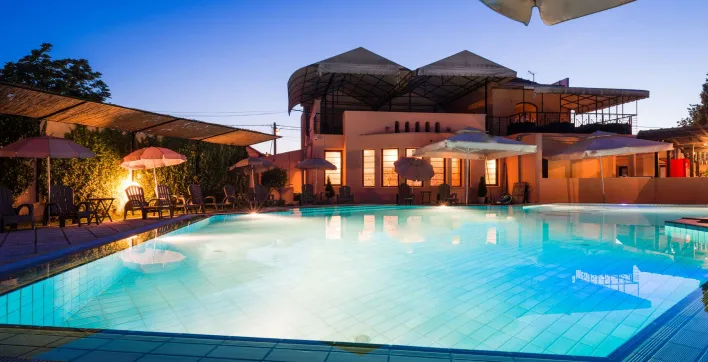 Tendance piscine : L’éclairage subaquatique pour sublimer votre bassin