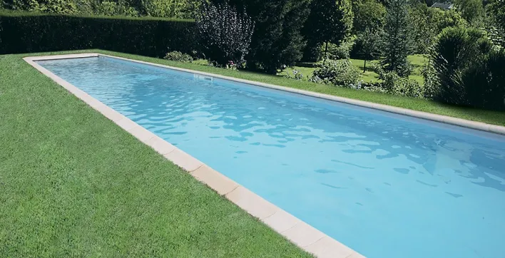 Piscines Magiline vous propose plusieurs solutions pour pratiquer le sport en piscine cet été