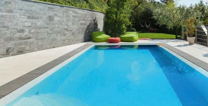 La piscine à débordement effet miroir.