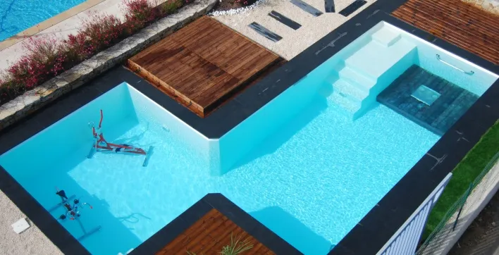 Une piscine 2 en 1, alliant loisir et remise en forme