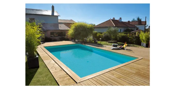 Place au rectangle pour les piscines en bois Maéva