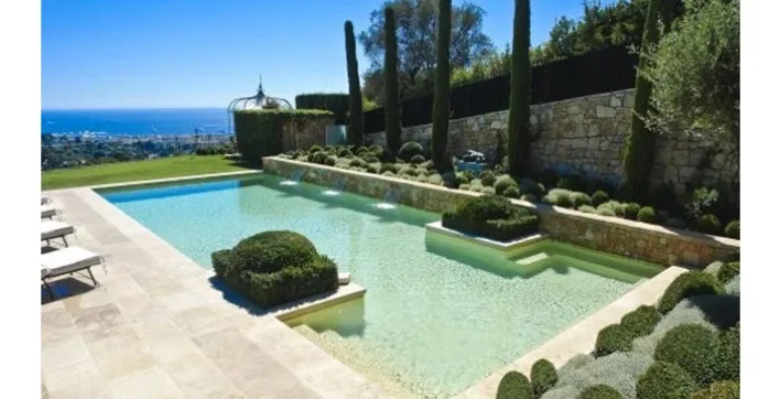 Les 5 bonnes raisons de se faire construire une piscine