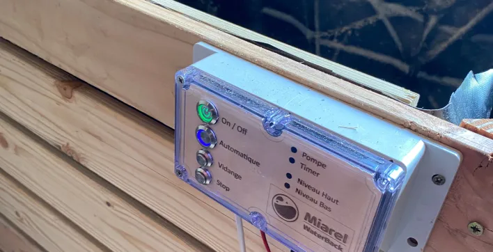 Récupérer l’eau du lavage du filtre à sable pour la réinjecter dans la piscine, c’est désormais possible !