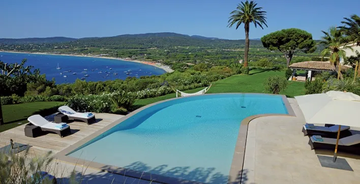 Zoom sur la rénovation d’une piscine !