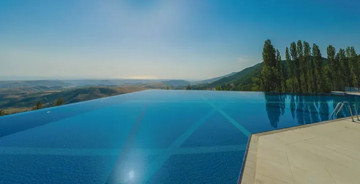 Un traitement plus efficace grâce à la pastille de sel « spéciale piscine » : 3 fonctions en 1 pastille !