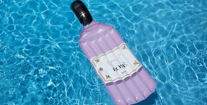 Accessoires piscines : Bouées et matelas gonflables originaux