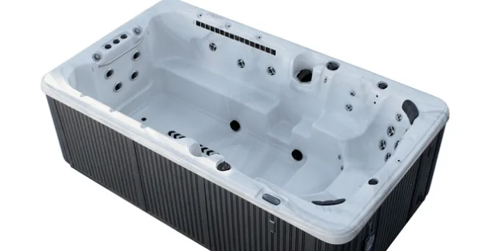 Nouveauté : le Party Spa de Garden Leisure proposé par SCP.