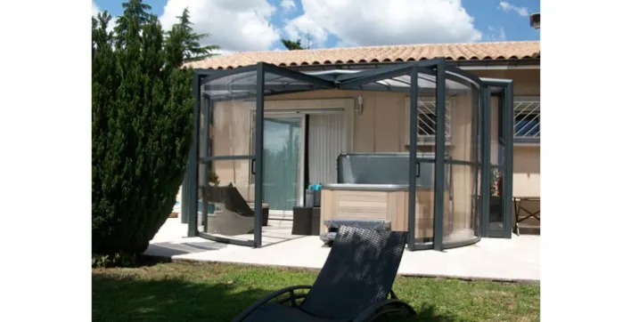 L'abri de spa MAÏA avec rotonde intégrée