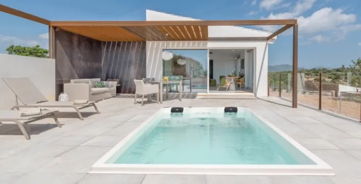 Entre mini-piscine et spa de nage, voici le Sport 5 – Optimum de Mondial Piscine