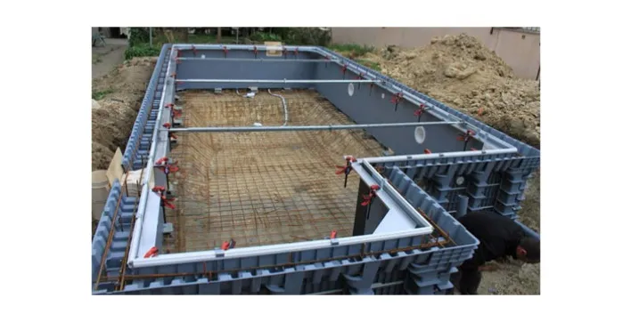 Reportage en images : ils ont monté la première piscine STRUCTURA