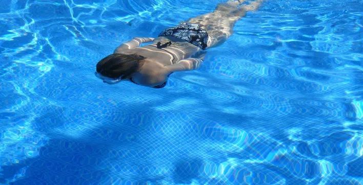Équipement piscine : Le système malin de filtration tout-en-un