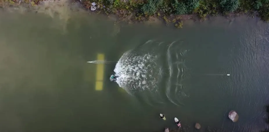 Une piscine à vagues artisanale en Finlande