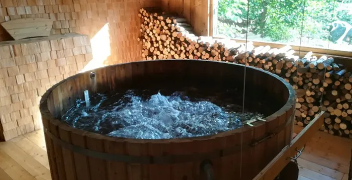 Chalet esprit « cabane » avec spa et sauna
