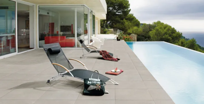 Des dalles et margelles pour terrasses ou plages de piscines